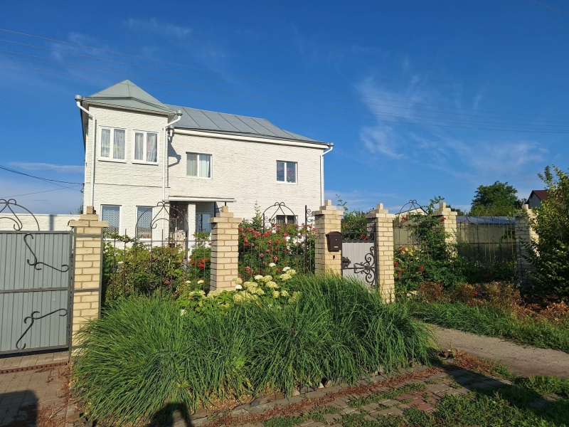 Продам дом в п.Майский